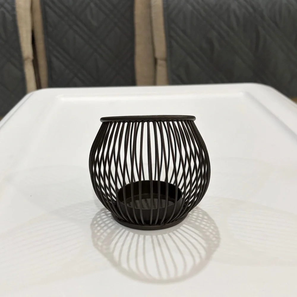 Elegant Black Wire Candle Holder - Picture 2 of 4